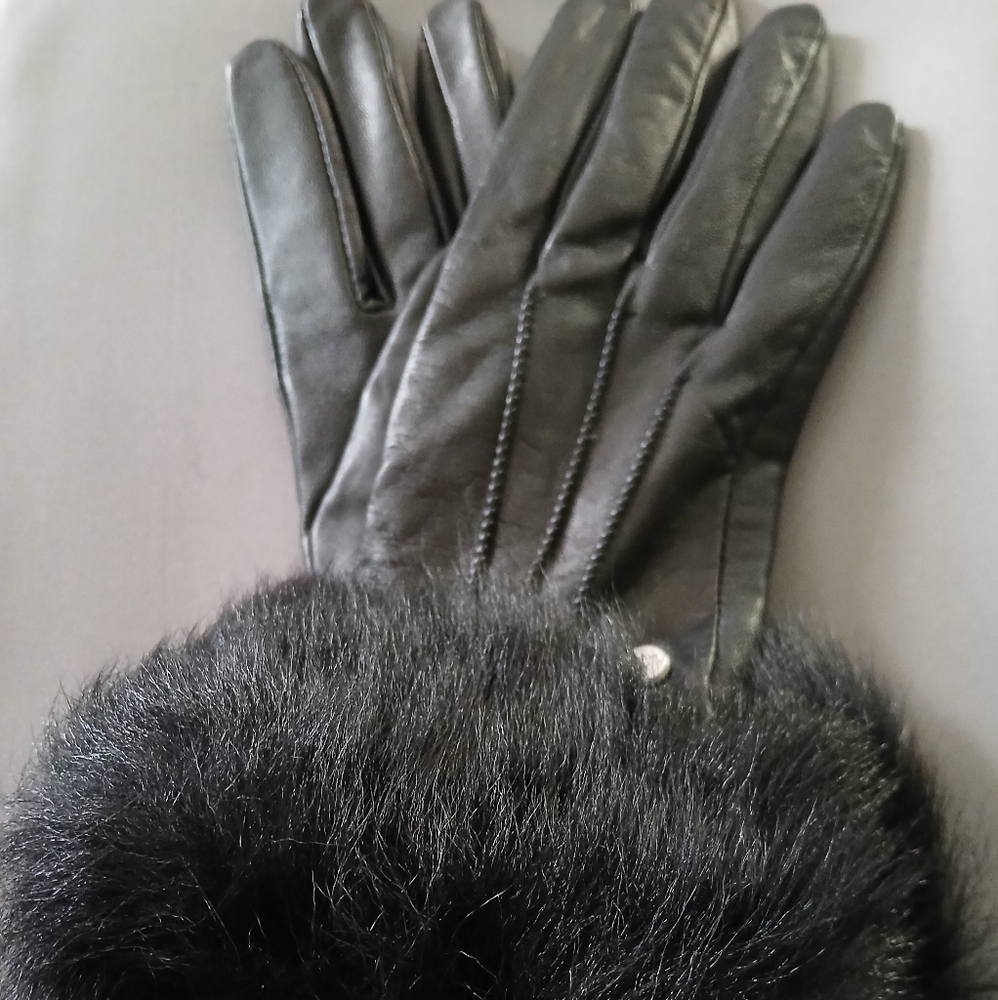 UGG Black Leather Gloves w/real Fur Cuffs